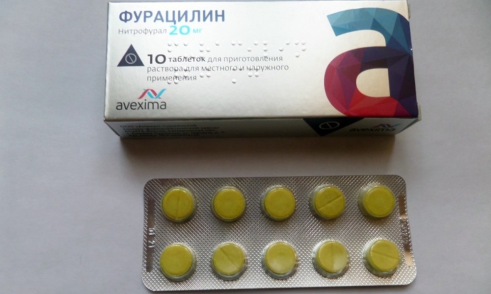 Анальную зону специалисты рекомендуют обрабатывать антисептическим раствором фурацилина при походе в туалет