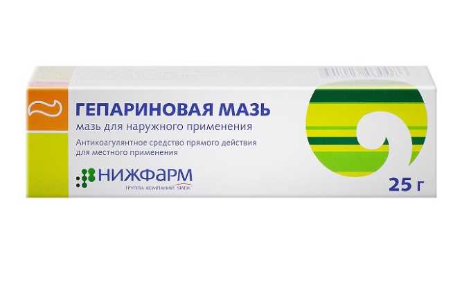 Гепариновая мазь оказывает противовоспалительное действие, улучшает отток крови из геморроидальных сплетений и понижает риск возникновения тромбоза