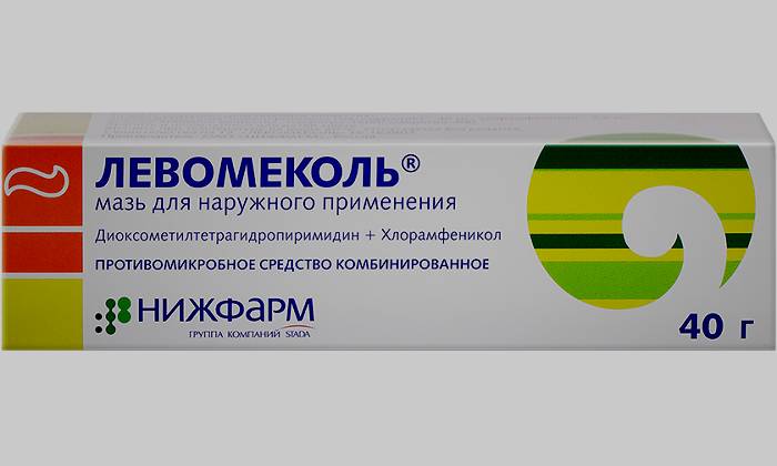 Для лечения патологии на последних неделях беременности, рекомендуют делать аппликации с применением мази Левомеколь